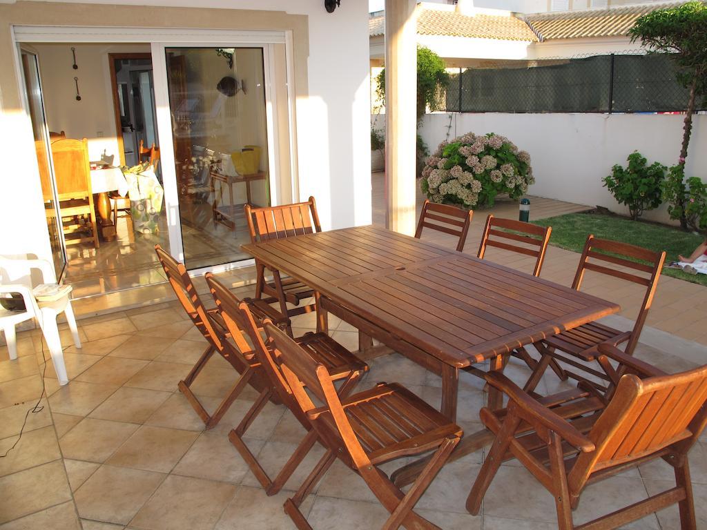 Casa Do Mar by Laranjal Rentals