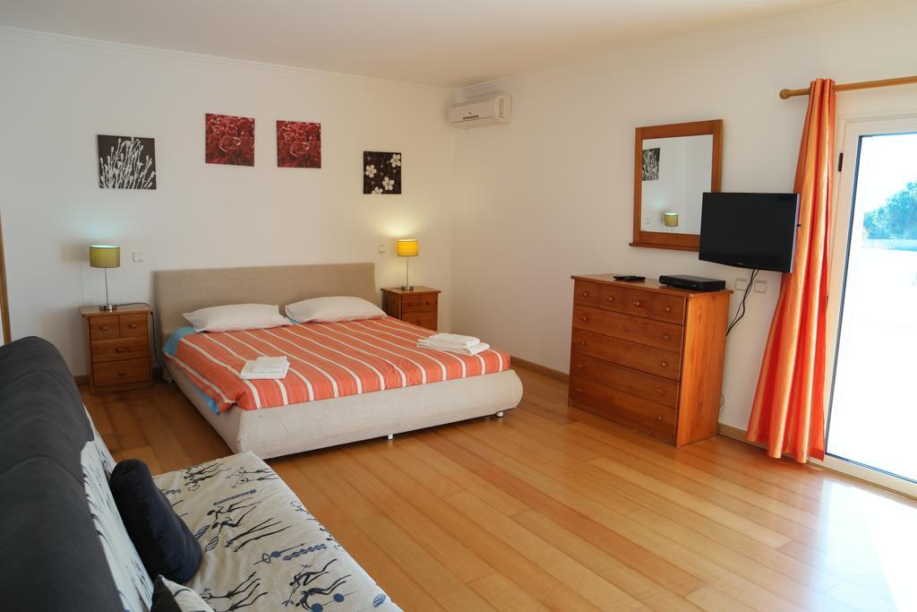 Casa Do Mar by Laranjal Rentals