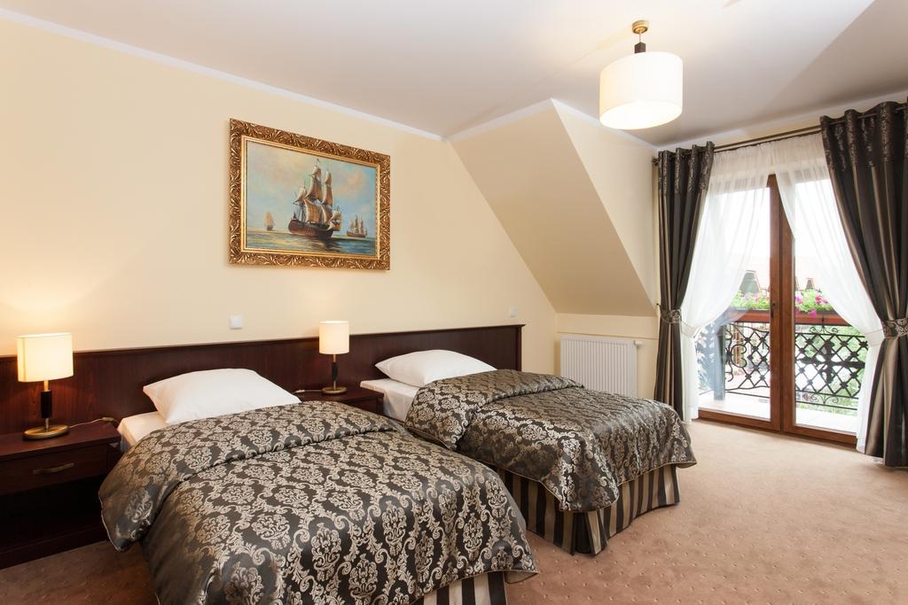 Hotel Robert's Port