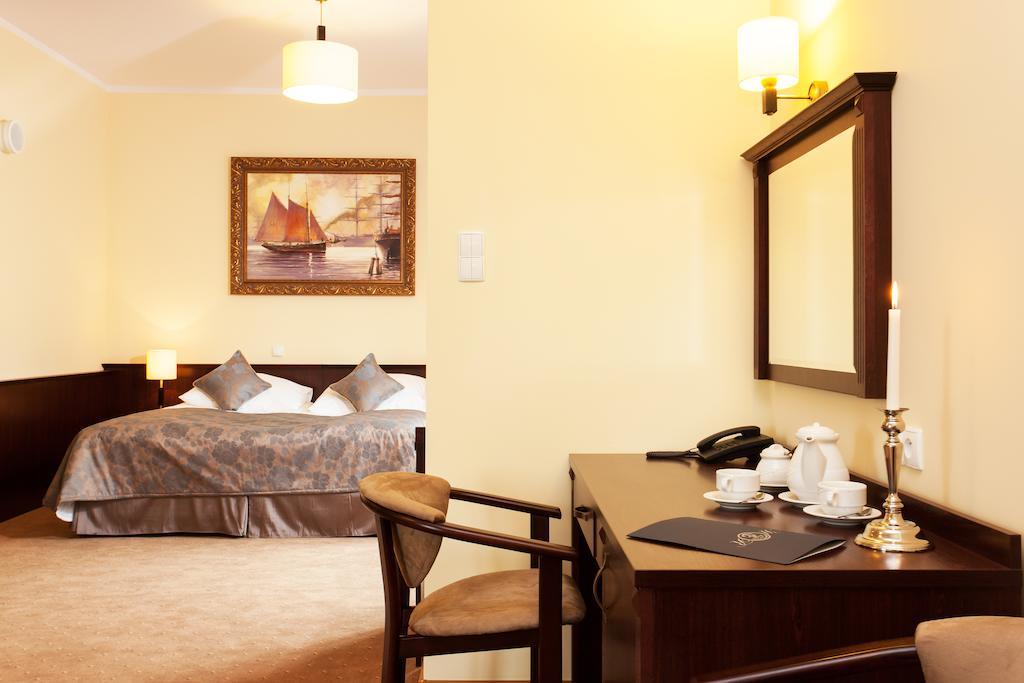 Hotel Robert's Port