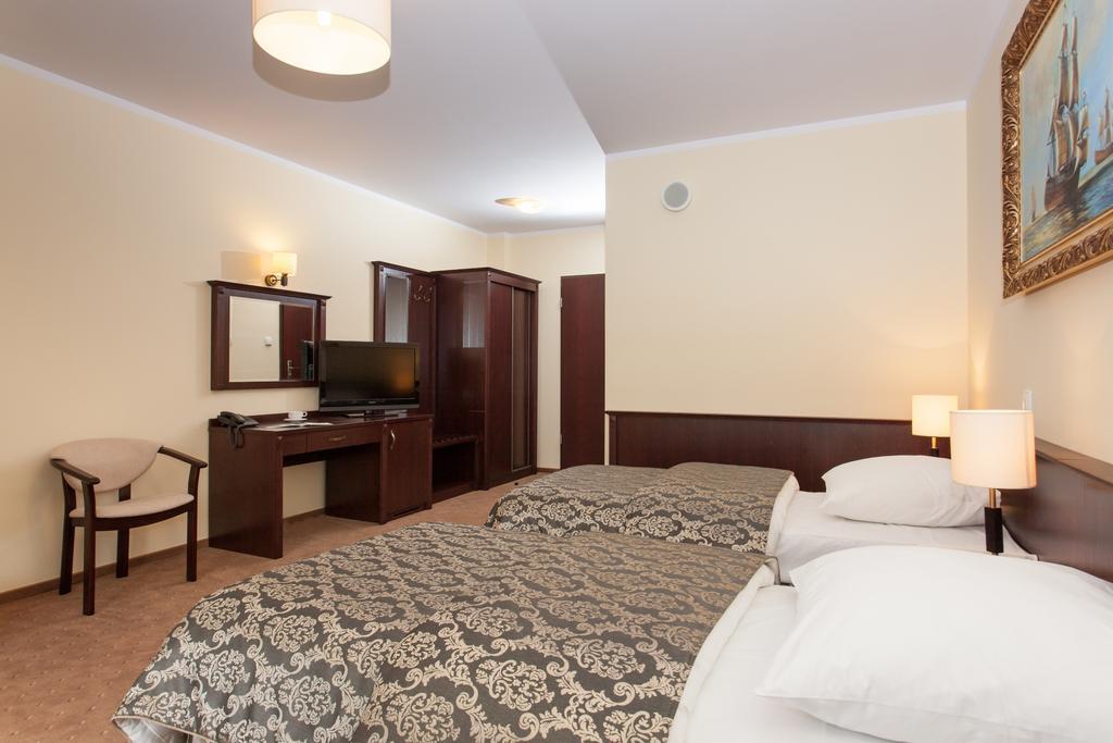 Hotel Robert's Port