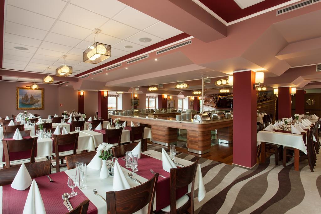 Hotel Robert's Port