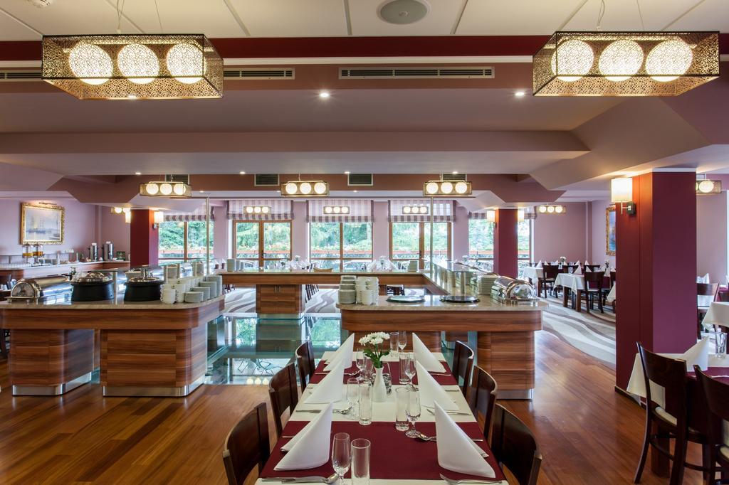 Hotel Robert's Port