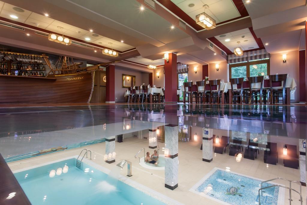 Hotel Robert's Port