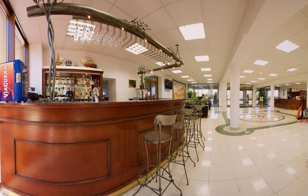 Hotel Robert's Port