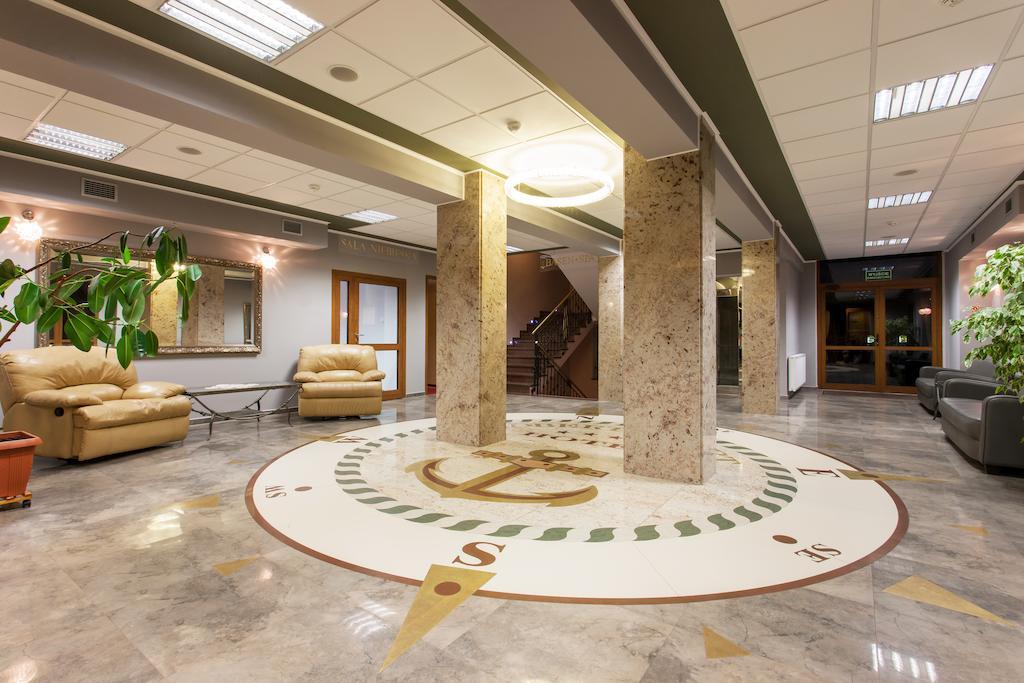 Hotel Robert's Port
