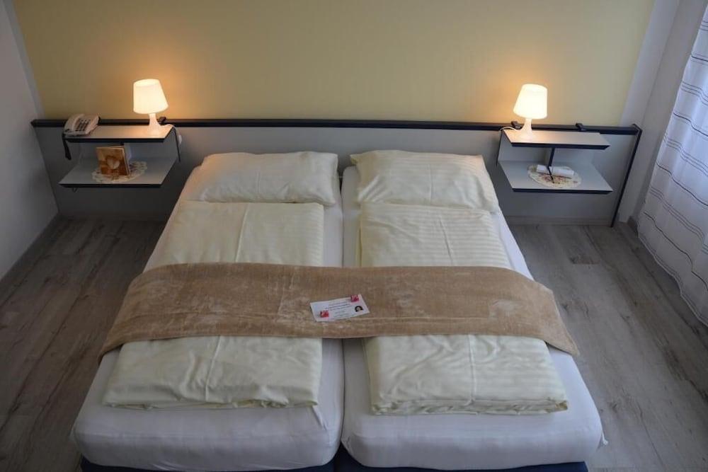 Grand Prix Hotel