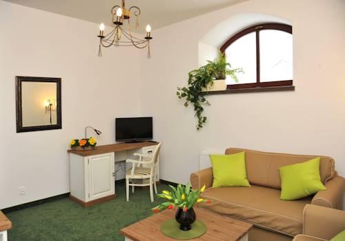 Hotel Sandro Silver