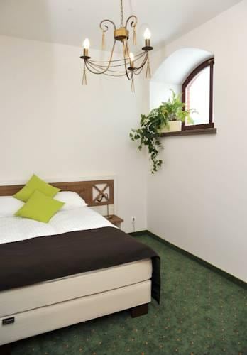 Hotel Sandro Silver