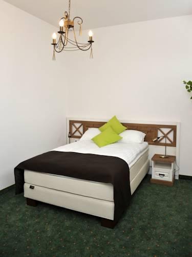 Hotel Sandro Silver