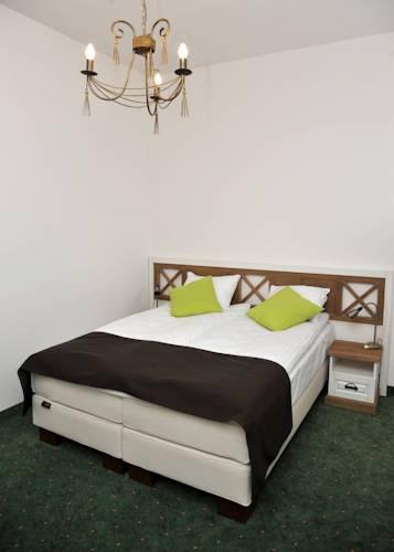 Hotel Sandro Silver