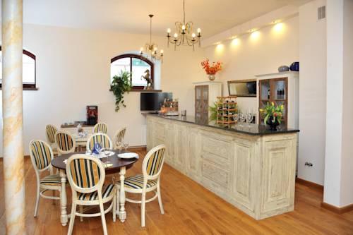 Hotel Sandro Silver