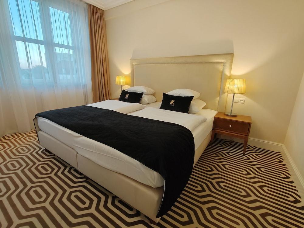 Royal Hotel & SPA