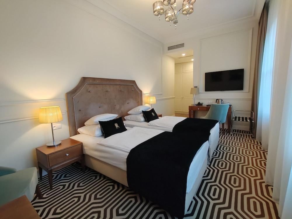 Royal Hotel & SPA