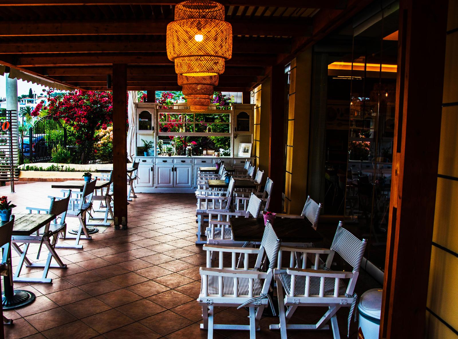 Theano Hotel