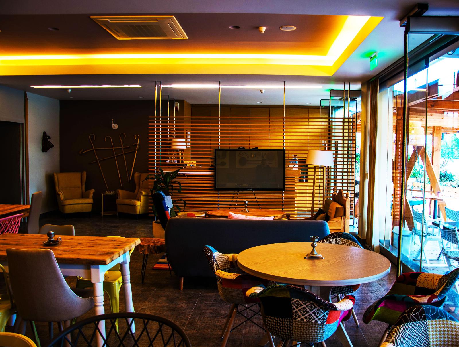 Theano Hotel