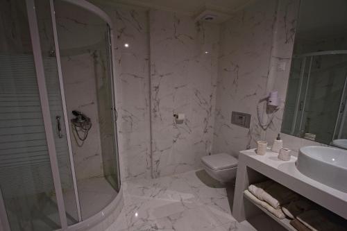 Siris Hotel