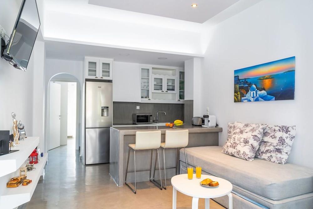 Anna's and Argy's Apartments