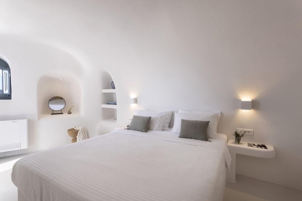 Bluedome Cavehouses