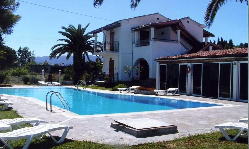 Loula Apartments