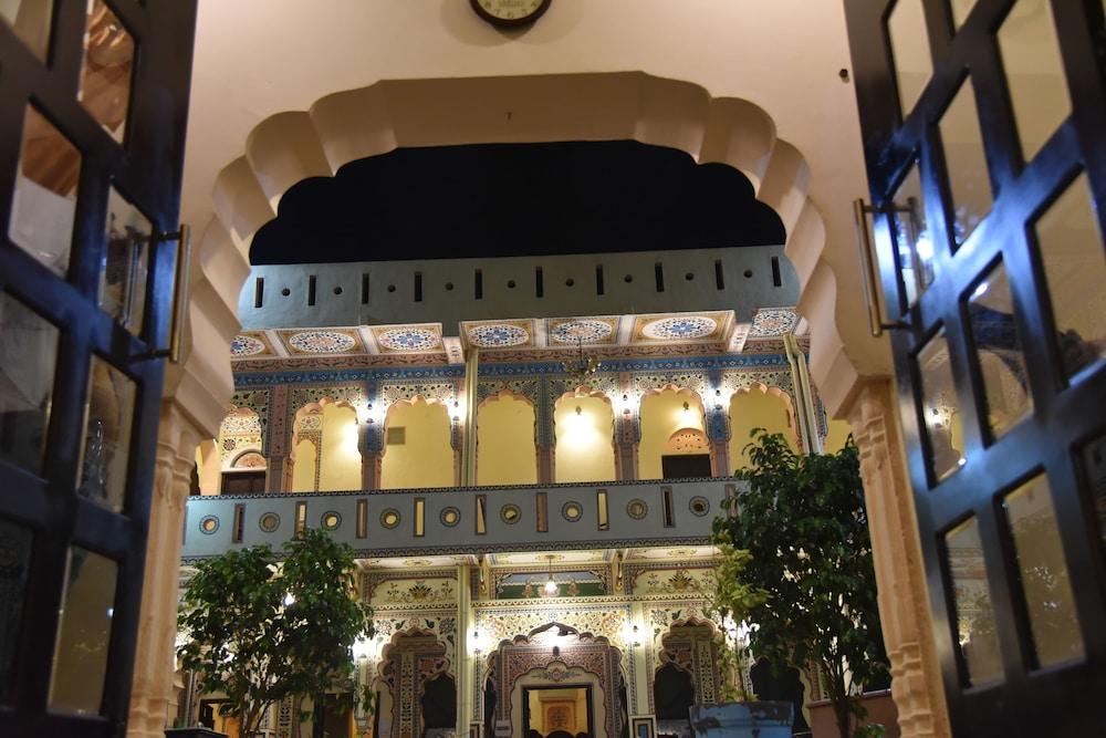 Hotel Shahi Place