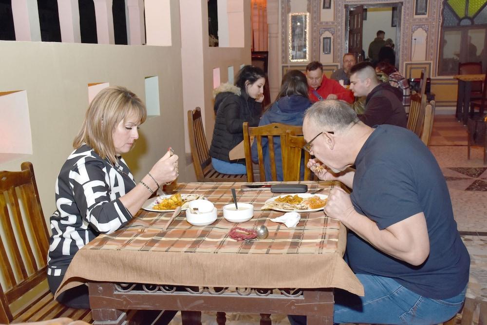 Hotel Shahi Place