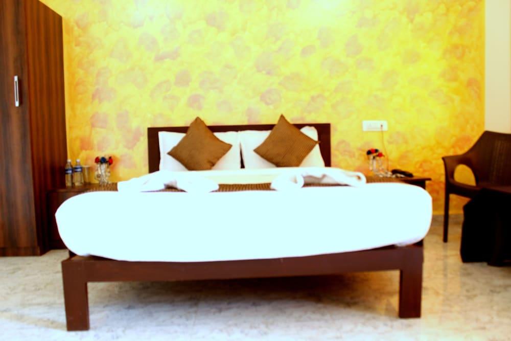 Hotel Hill Rock