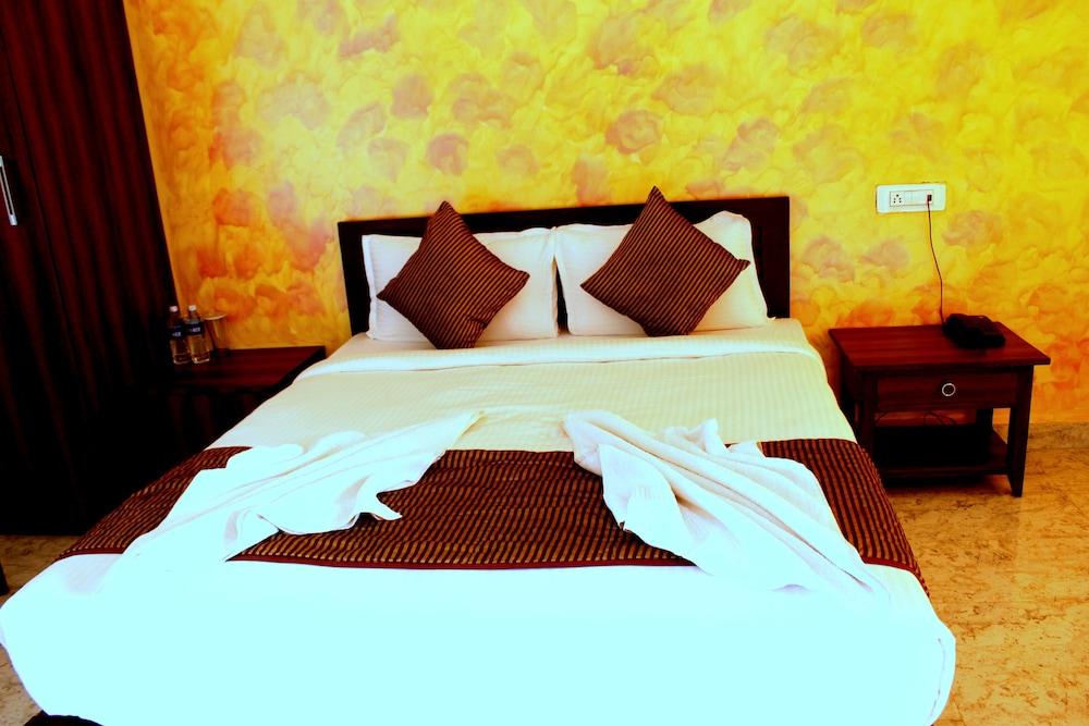 Hotel Hill Rock