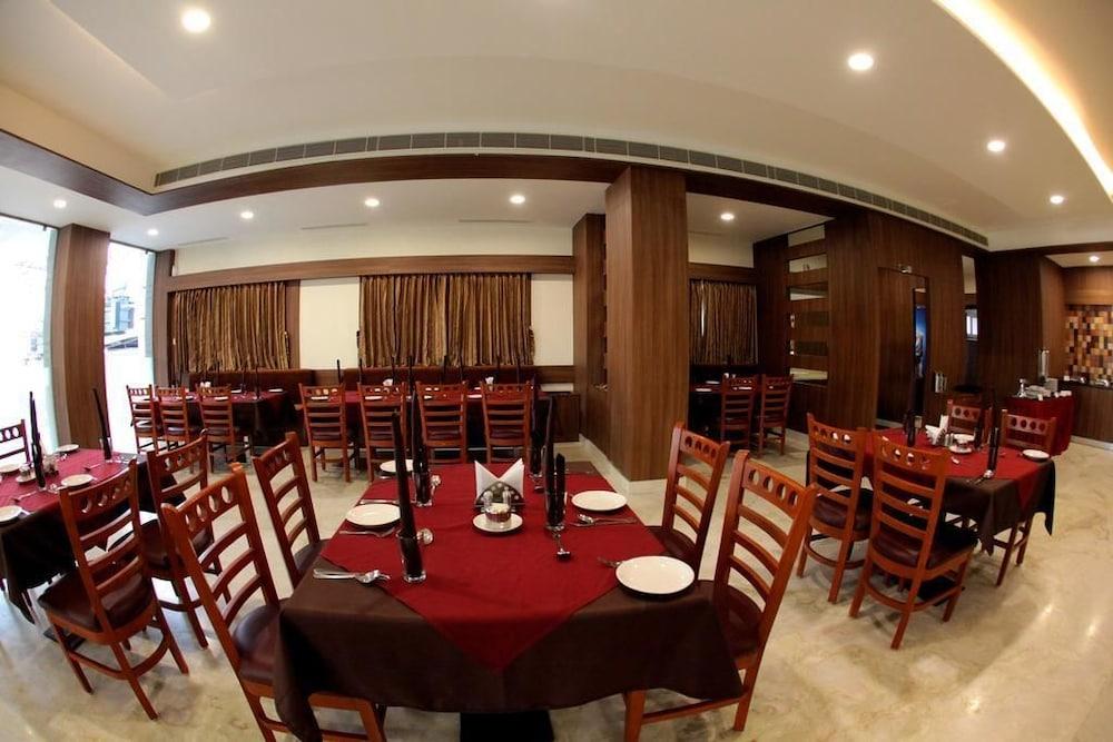 Rathna Residency