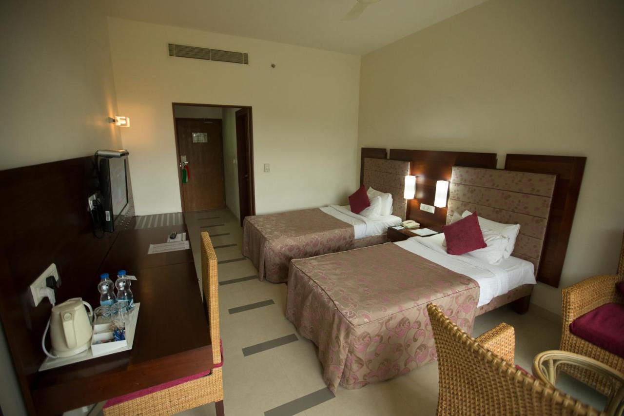 Hotel Devaragam