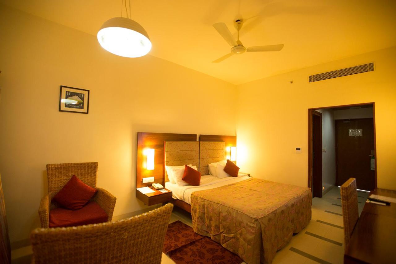 Hotel Devaragam