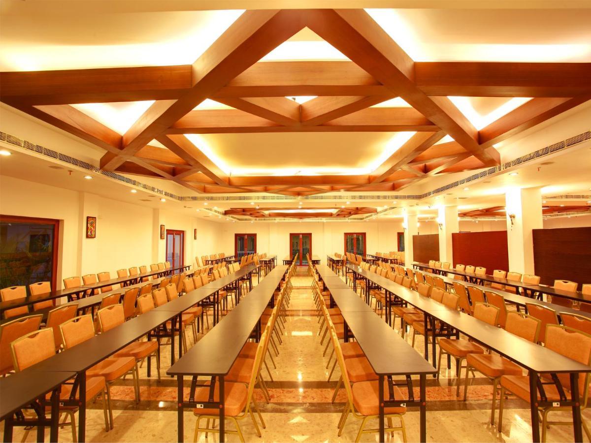 Hotel Devaragam