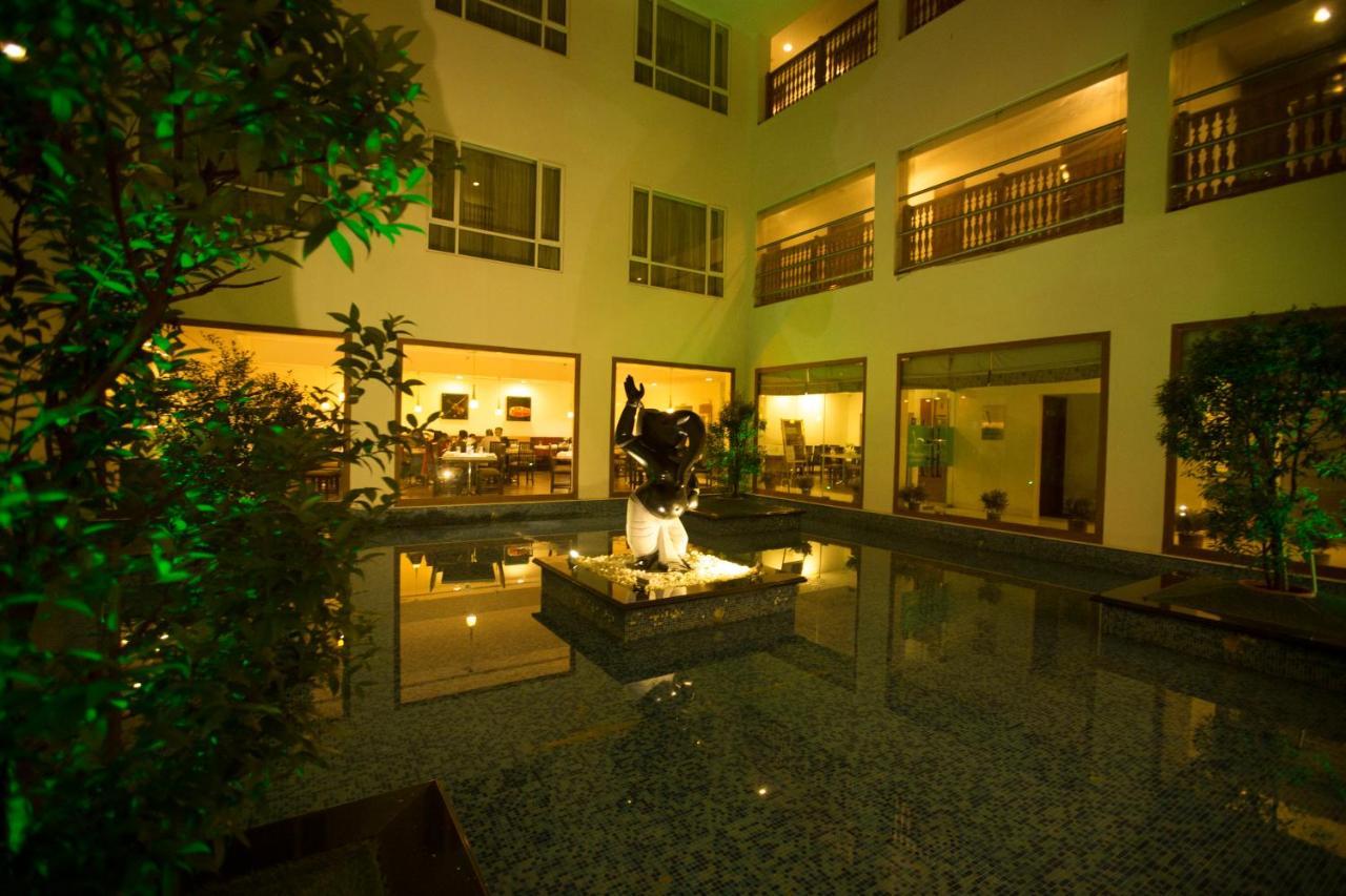 Hotel Devaragam