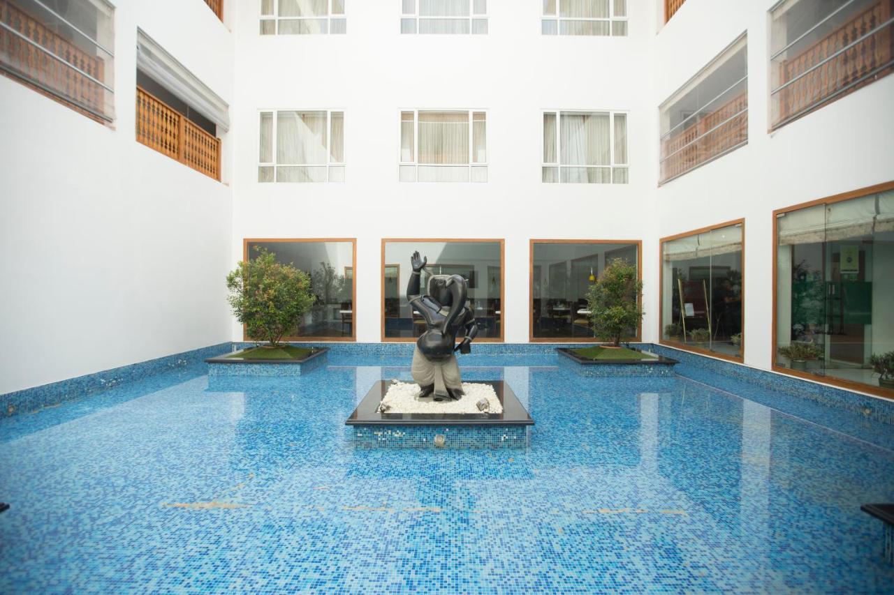Hotel Devaragam