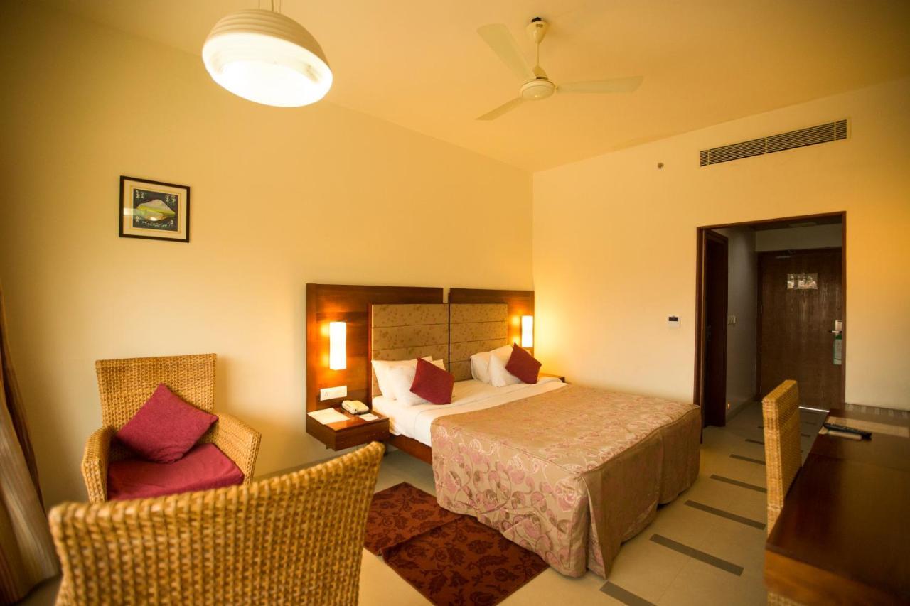 Hotel Devaragam