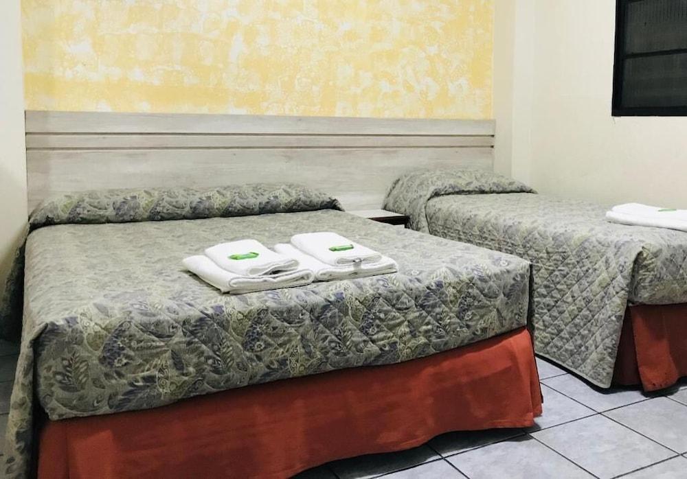 Hotel Colonial
