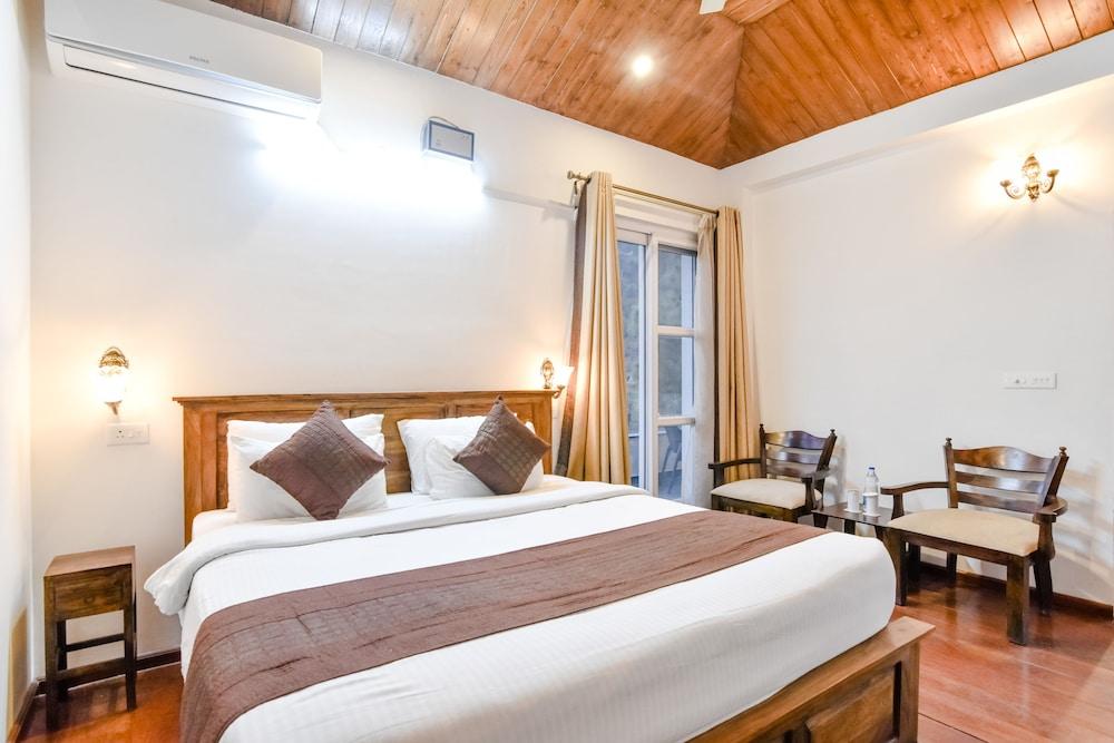 Jungle Lodge Resort