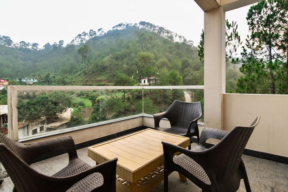 Jungle Lodge Resort