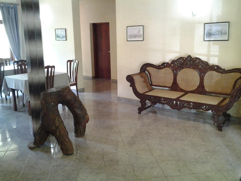 Hotel 4 U