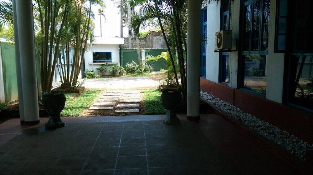 Oasis Wadduwa