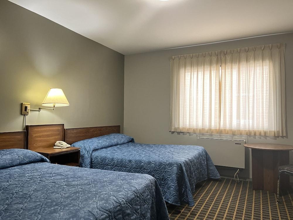 Royal Hotel