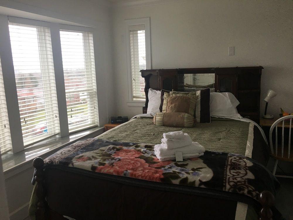 White House Bed and Breakfast