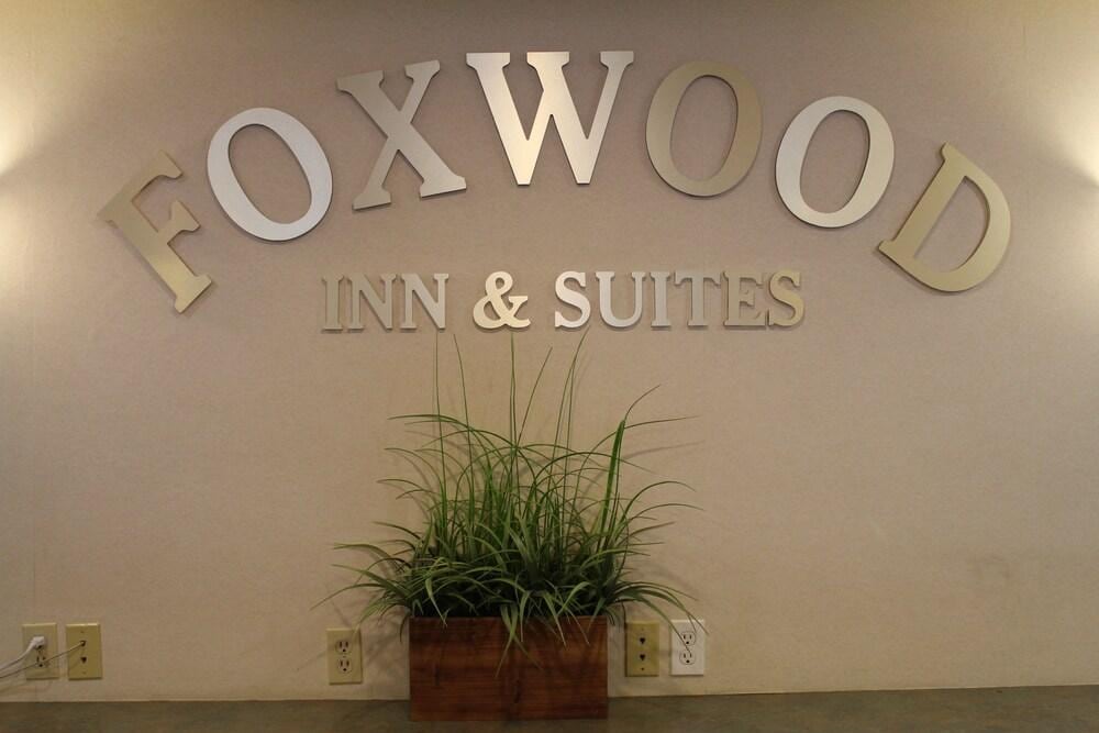 Foxwood Inn & Suites