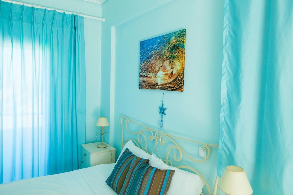 Kyparissia Blue Luxury Rooms & Suites