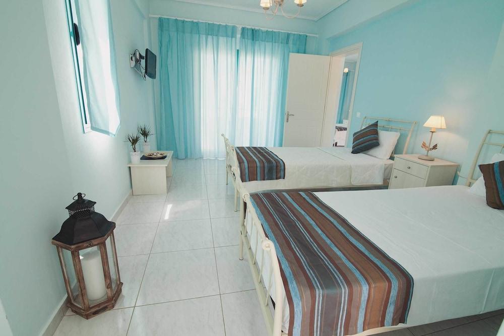Kyparissia Blue Luxury Rooms & Suites
