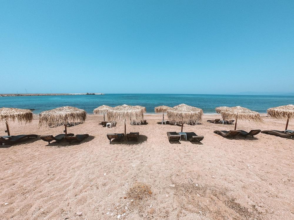 Kyparissia Blue Luxury Rooms & Suites