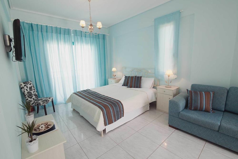 Kyparissia Blue Luxury Rooms & Suites