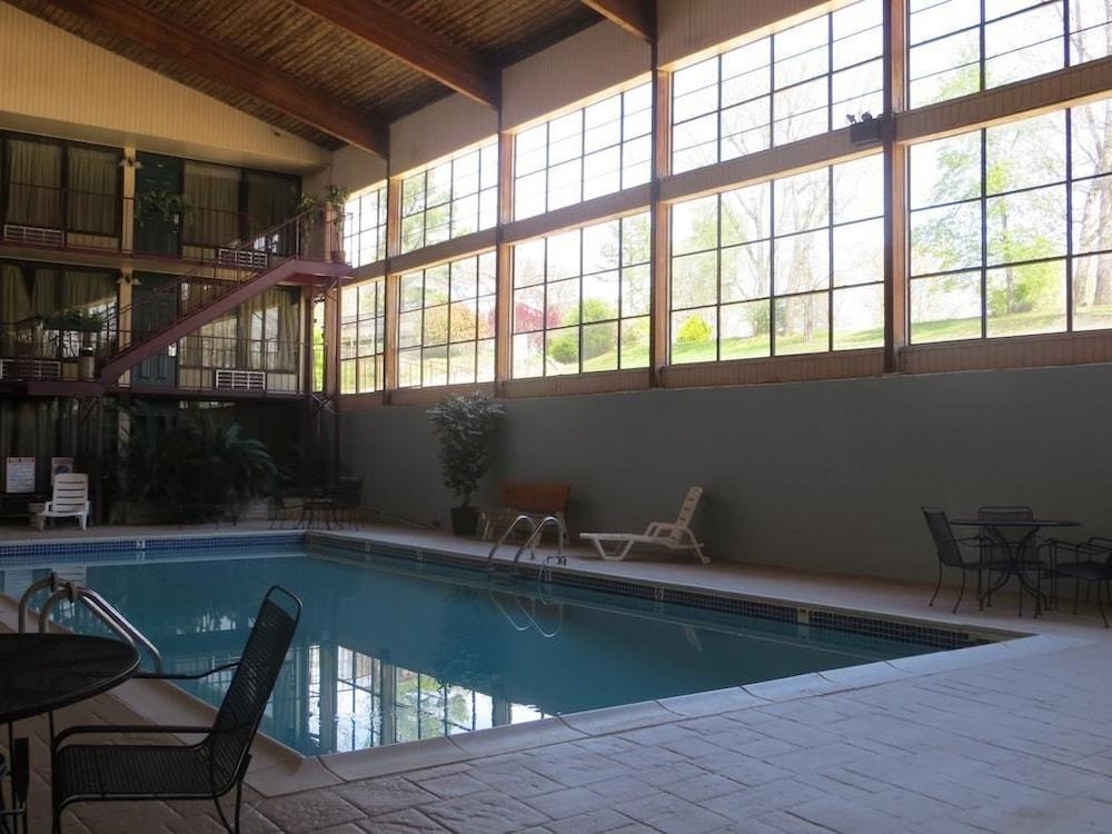 Lake Norfork Inn