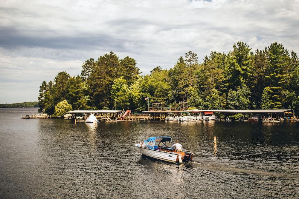 Ludlow's Island Resort