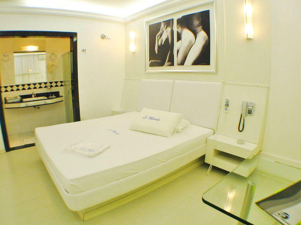 Motel Le Monde